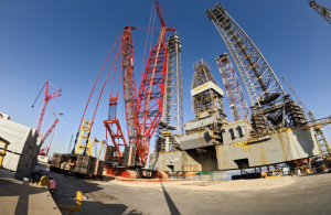 Work on the jack-up rig leg extension has now been completed with close cooperation between Drydocks World and Mammoet proving key.