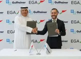Farid Belbouab, Group CEO of Gulftainer and Abdulnasser Bin Kalban, Chief Executive Officer of Emirates Global Aluminium signing the new aluminium export agreement     